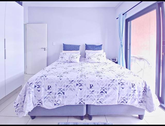 1 BEDROOM APARTMENT FOR SALE IN UMHLANGA RIDGE